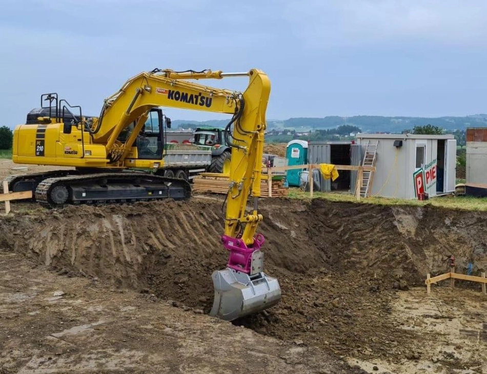 Erdbewegung mit Bagger